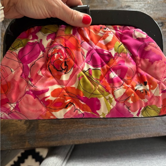 Vera Bradley Small Clutch Floral like new condition - Picture 2 of 6